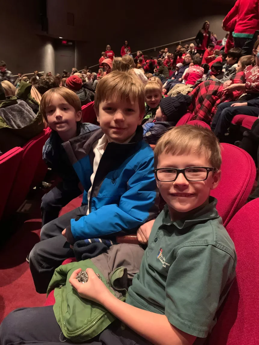 F24535 E563117a4d044664b3f9567c25fa22a3mv2.webp